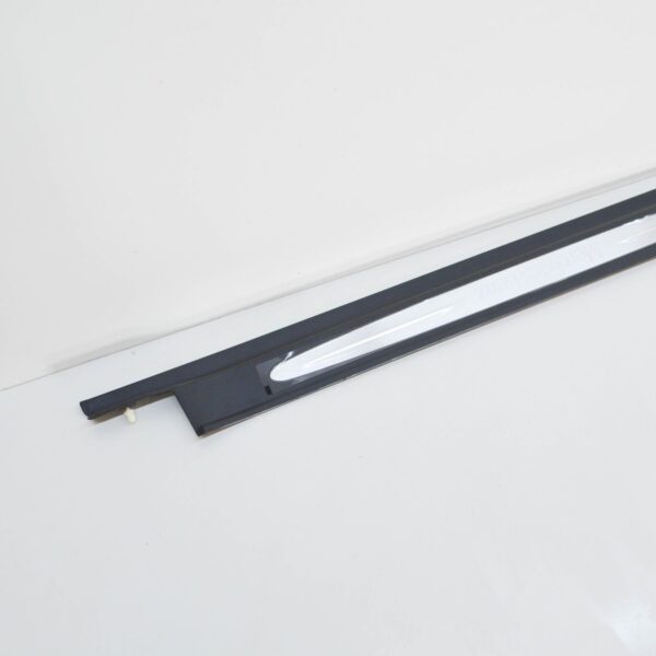 NEW MB CLK C209 FRONT LEFT OUTER DOOR SILL TRIM A20968001359051 ORIGINAL - Image 3