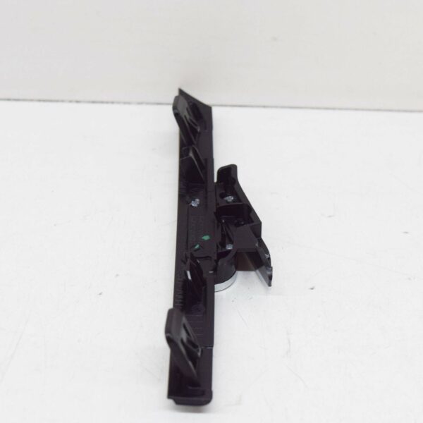 NEW VW GOLF MK8 FRONT RADIATOR GRILLE 'R-LINE' INSCRIPTION 5H0853679PFOD - Image 3
