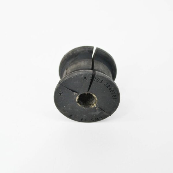 NEW MERCEDES-BENZ C W203 REAR TORSION BAR RUBBER BUSHING A2033260281 ORIGINAL - Image 3