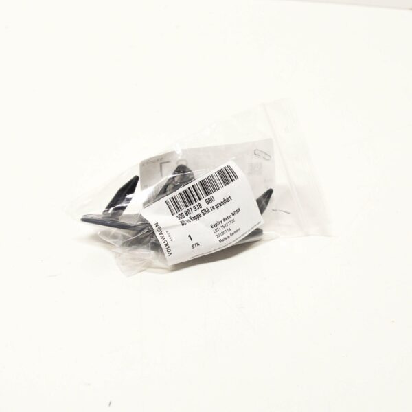NEW VW PASSAT B8 FRONT BUMPER HEADLIGHT WASHER COVER RIGHT 3G0807938GRU ORIGINAL - Image 3