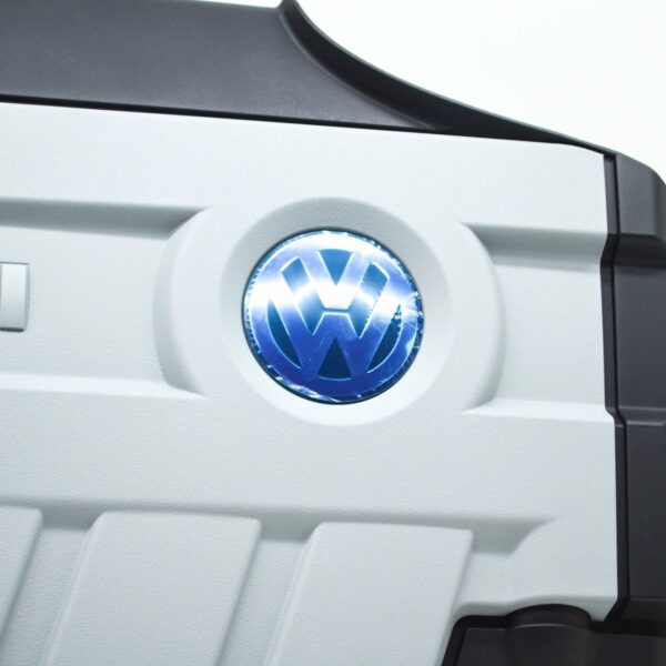 NEW VW BEETLE A5 ENGINE INTAKE MANIFOLD COVER 'VW' 'TDI' 03L103925AM ORIGINAL - Image 3