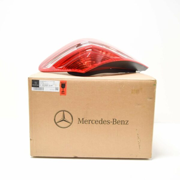 NEW MB SL R230 REAR LEFT AND RIGHT TAILLIGHT SET A2308201164 A2308201264 - Image 3
