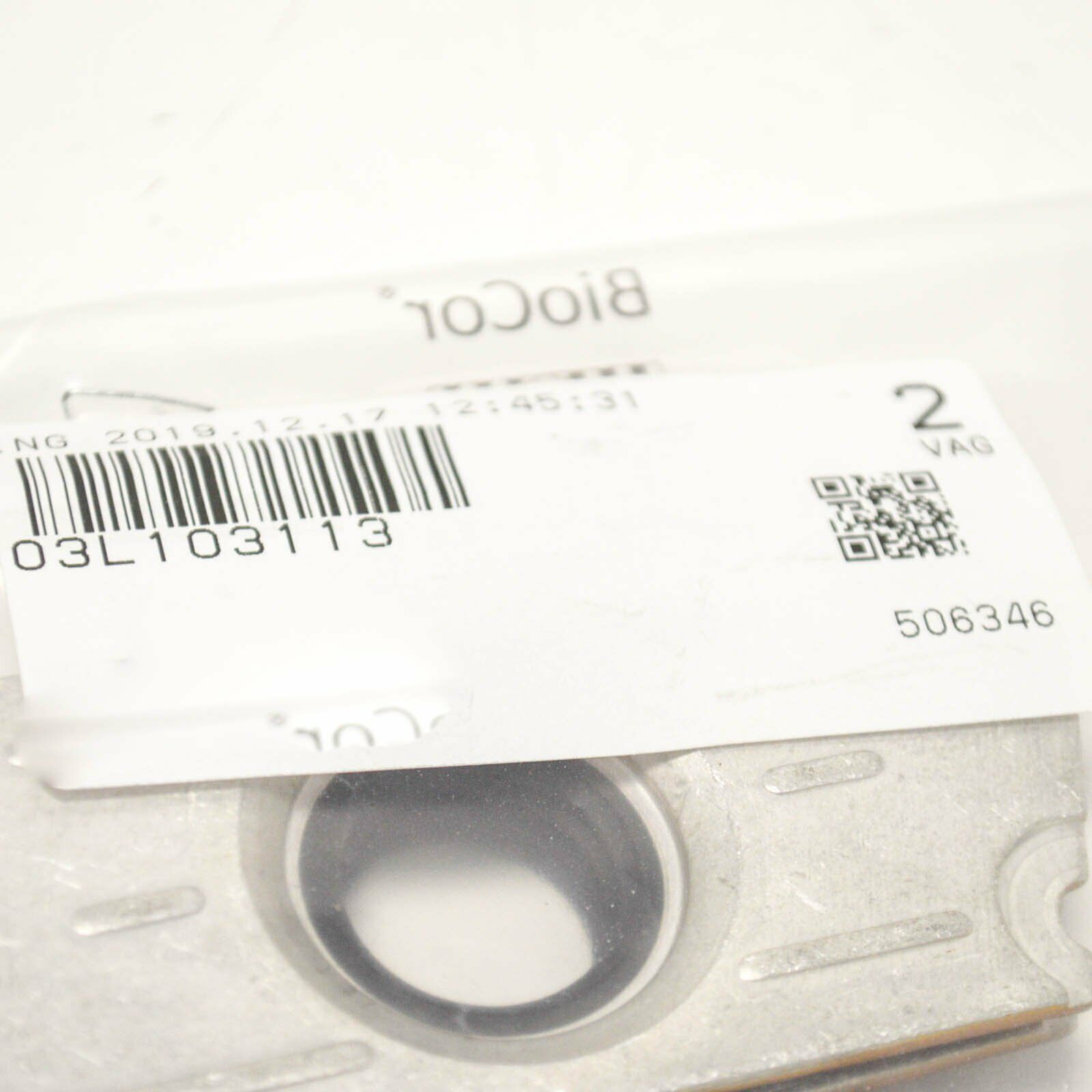 NEW AUDI A4 B8 FUEL RAIL INJECTOR END CAP 03L103113 ORIGINAL 3 NEW AUDI A4 B8 FUEL RAIL INJECTOR END CAP 03L103113 ORIGINAL - Image 3