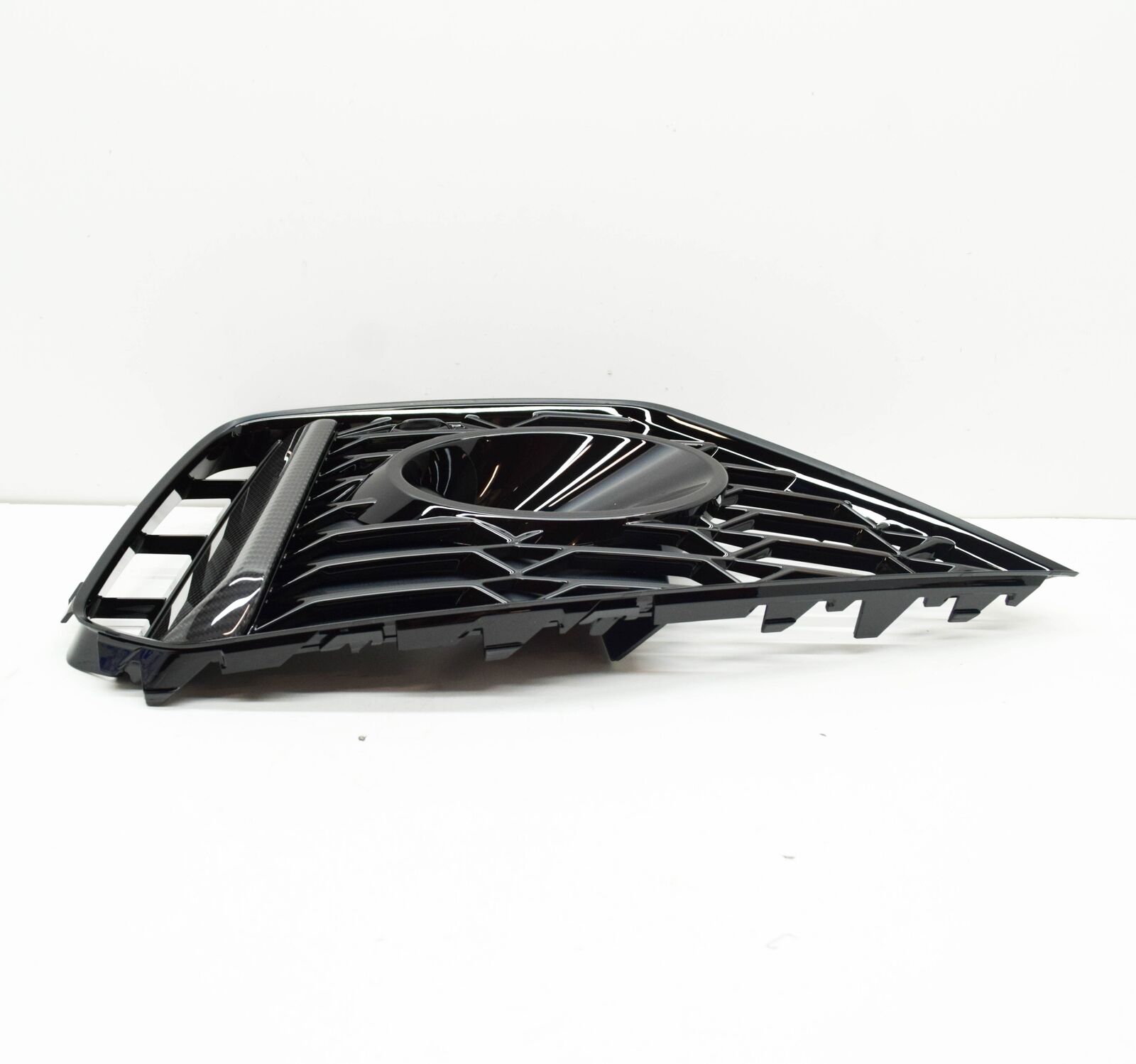 NEW AUDI A5 SPORTBACK F5 FRONT RIGHT AIR GUIDE GRILLE 8W0807682AS3Q0 ORIGINAL 3 NEW AUDI A5 SPORTBACK F5 FRONT RIGHT AIR GUIDE GRILLE 8W0807682AS3Q0 ORIGINAL - Image 3