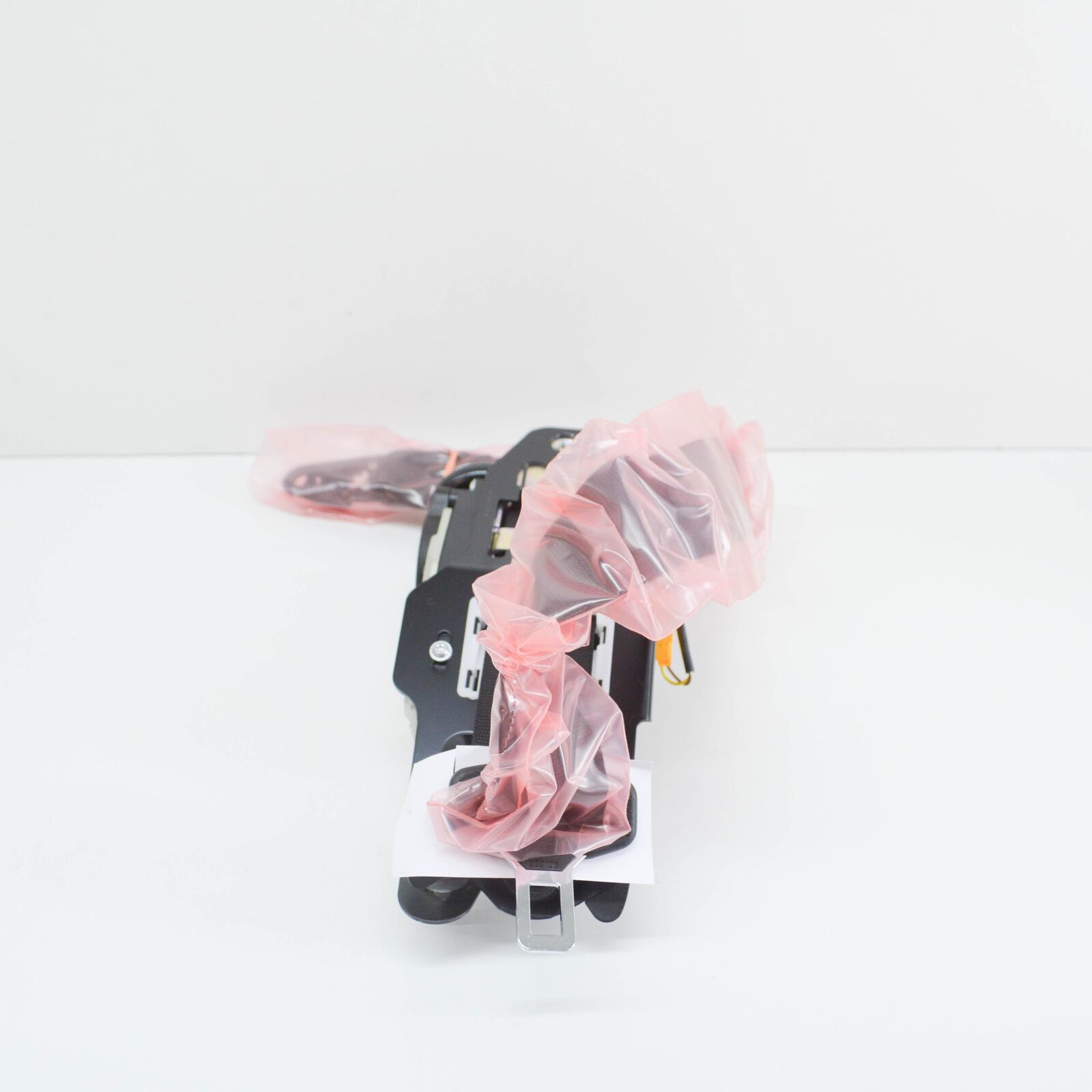 NEW MERCEDES-BENZ C W205 FRONT LEFT SEATBELT A20586077009C94 ORIGINAL 3 NEW MERCEDES-BENZ C W205 FRONT LEFT SEATBELT A20586077009C94 ORIGINAL - Image 3