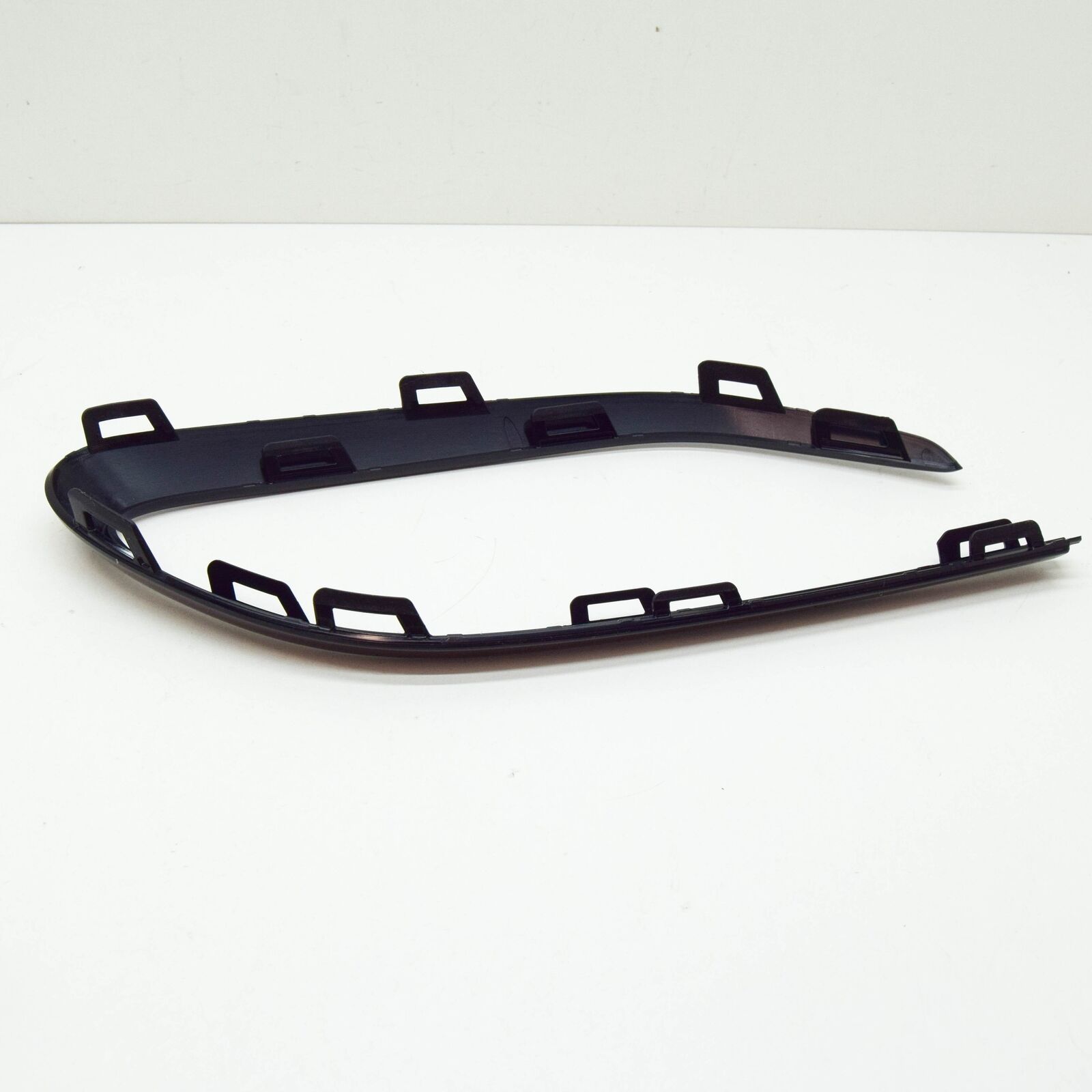 NEW MERCEDES-BENZ CLA COUPE C118 REAR LEFT STRIP TRIM A1188852302 ORIGINAL 3 NEW MERCEDES-BENZ CLA COUPE C118 REAR LEFT STRIP TRIM A1188852302 ORIGINAL - Image 3
