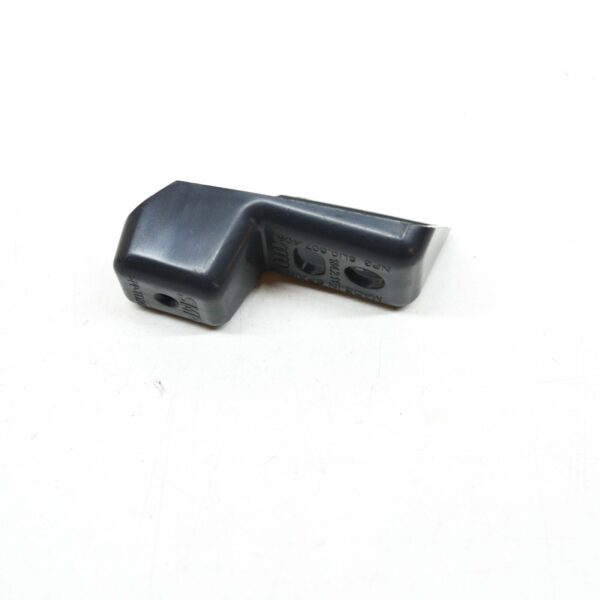 NEW AUDI Q3 8U FRONT BUMPER LEFT ADAPTER 8U0807409 ORIGINAL - Image 3