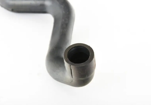 NEW MB CL C215 CYLINDER HEAD TO HEAT EXCHANGER HOSE A1370180482 ORIGINAL - Image 3