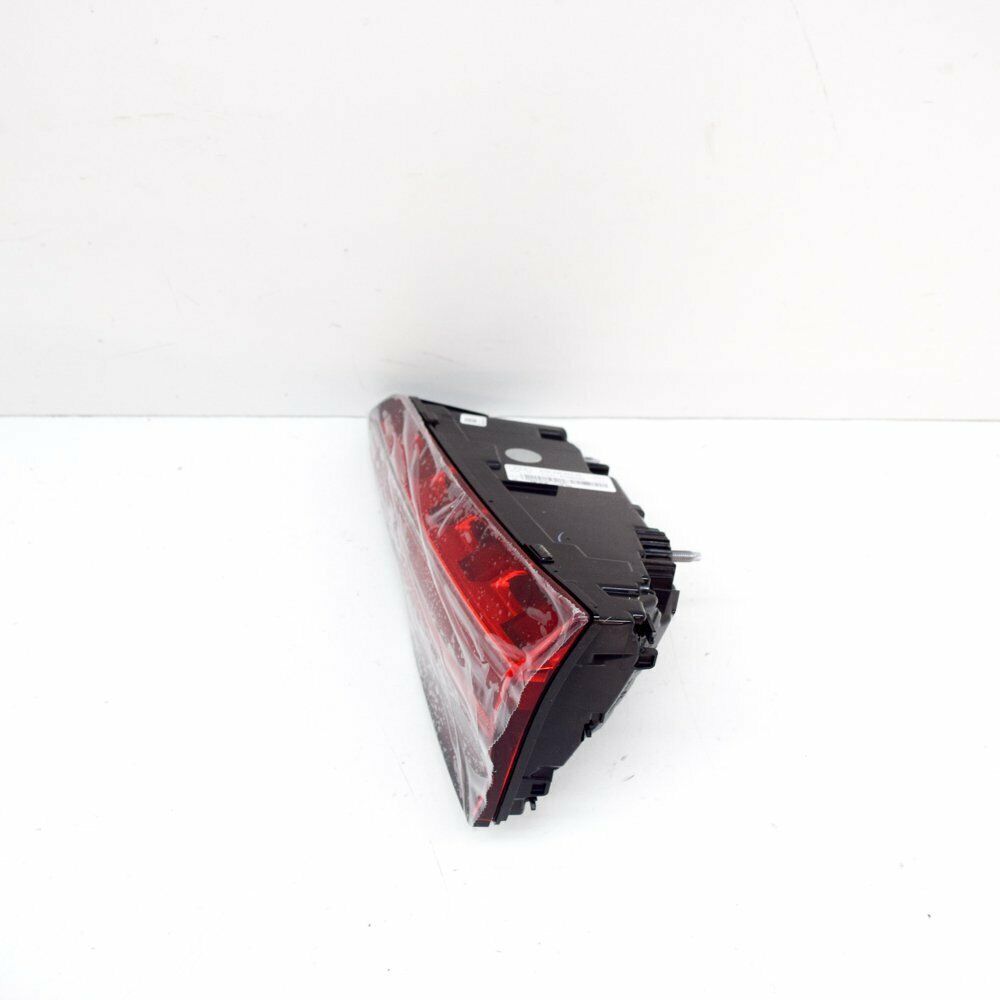 NEW AUDI A4 B9 SALOON RIGHT SIDE TAILGATE TAILLIGHT 8W5945094AC 2019 ORIGINAL 3 NEW AUDI A4 B9 SALOON RIGHT SIDE TAILGATE TAILLIGHT 8W5945094AC 2019 ORIGINAL - Image 3