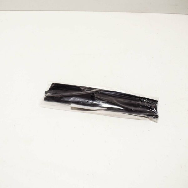 NEW VOLKSWAGEN TRANSPORTER T5 SIDE WINDOW DOOR TRIM COVER 7H0847773 ORIGINAL - Image 3