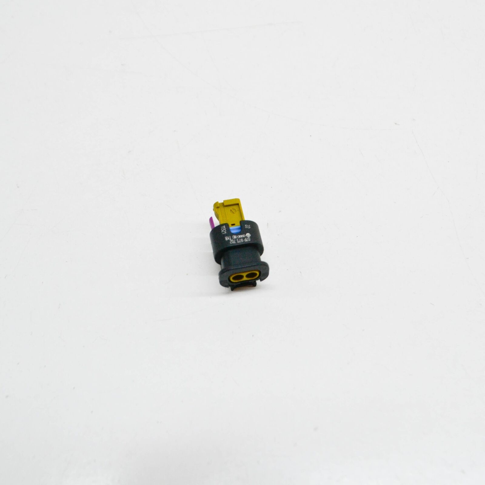 NEW AUDI A4 B8 WIRING CONNECTOR PLUG HOUSING 07P973702 ORIGINAL 3 NEW AUDI A4 B8 WIRING CONNECTOR PLUG HOUSING 07P973702 ORIGINAL - Image 3