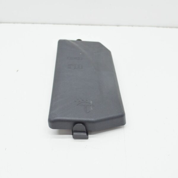NEW VOLKSWAGEN POLO AW FUSE BOX COVER 2Q0937132A ORIGINAL - Image 3