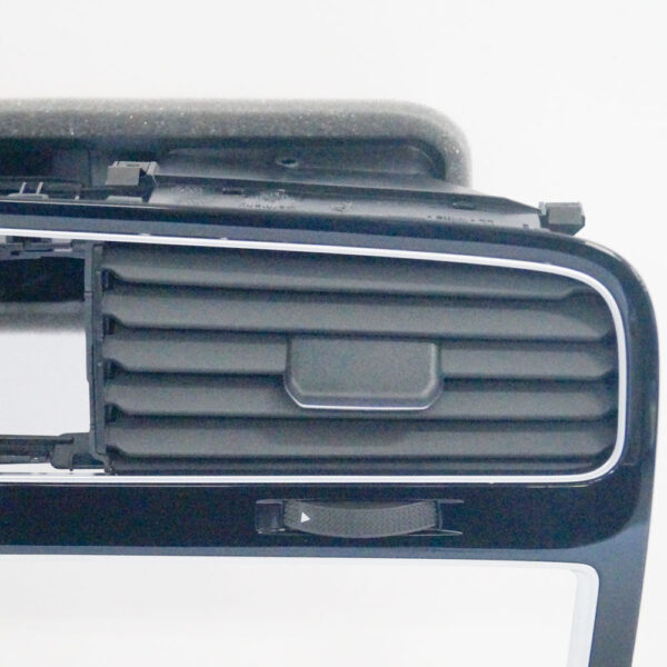 NEW VW GOLF MK7 CENTER AIR VENTS W/ SAT NAV TRIM 5G1819728AFQYI LHD ORIGINAL - Image 3