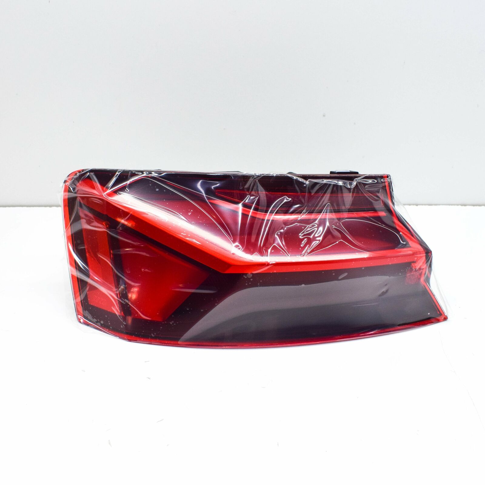 NEW AUDI A5 8W6 REAR LEFT OUTER LED TAILLIGHT 8W6945091AA ORIGINAL 3 NEW AUDI A5 8W6 REAR LEFT OUTER LED TAILLIGHT 8W6945091AA ORIGINAL - Image 3