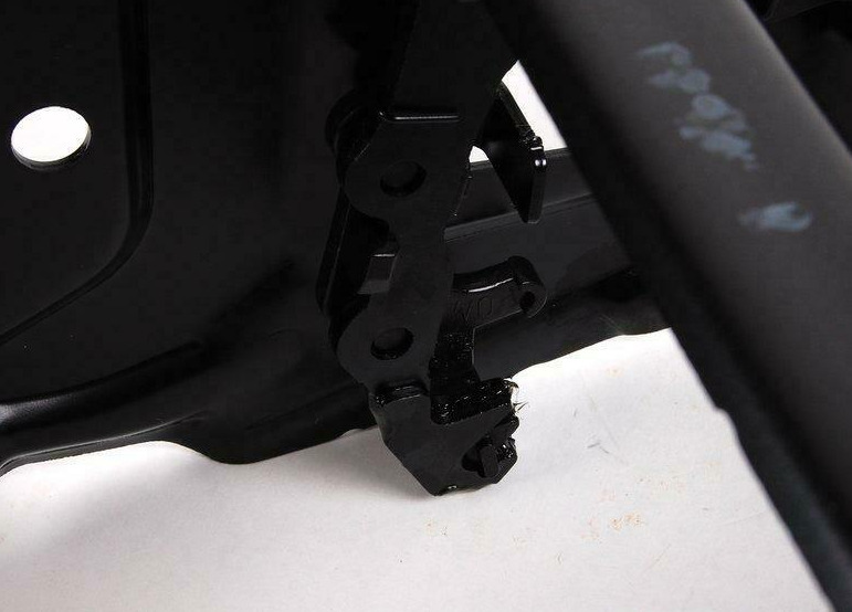NEW AUDI A4 B8 FRONT MIDDLE ARMREST MOUNTING BASE 8K08642836PS 5 NEW AUDI A4 B8 FRONT MIDDLE ARMREST MOUNTING BASE 8K08642836PS - Image 5