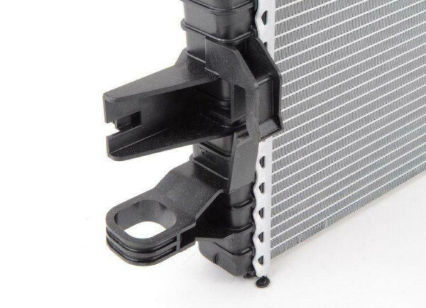 NEW VOLKSWAGEN TOUAREG 7P COOLANT RADIATOR 7P0121253A ORIGINAL - Image 3