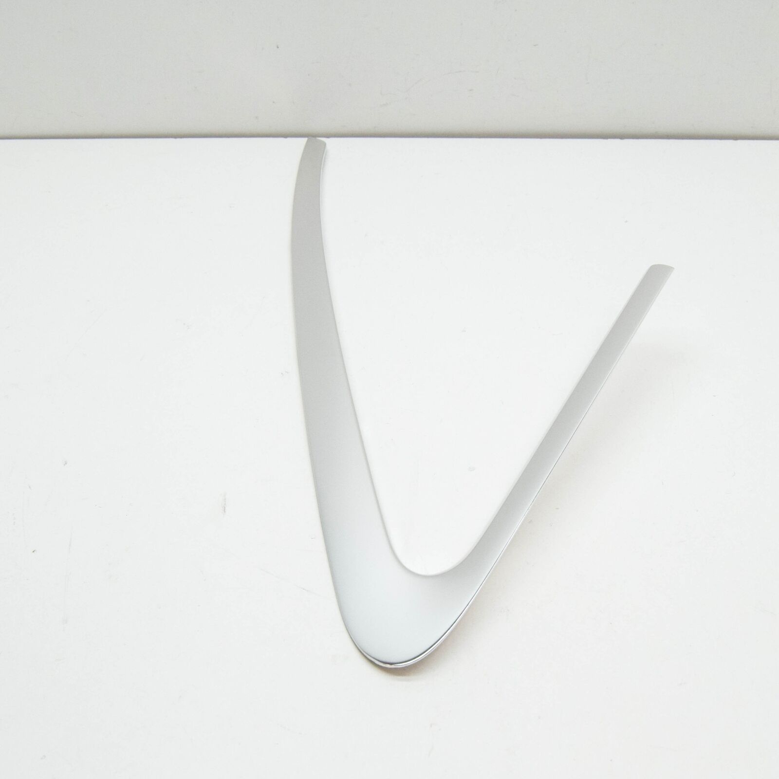 NEW AUDI A4 B9 REAR RIGHT SIDE WINDOW TRIM STRIP 8W58533462ZZ ORIGINAL 3 NEW AUDI A4 B9 REAR RIGHT SIDE WINDOW TRIM STRIP 8W58533462ZZ ORIGINAL - Image 3