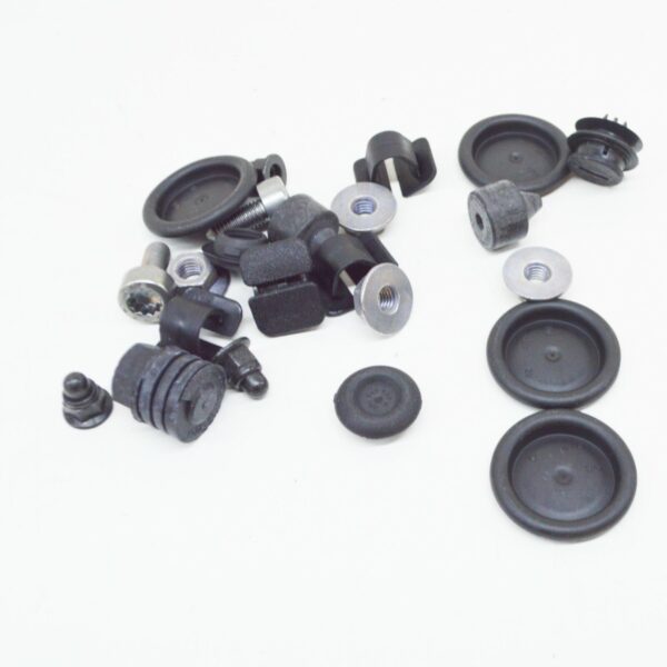 NEW AUDI A4 B8 ENGINE BONNET ATTACHMENT PARTS SET 8K0098615A - Image 5