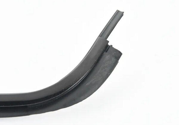 NEW MERCEDES-BENZ C W202 REAR WINDOW TOP LEFT MOULDING A2026701322 ORIGINAL - Image 3