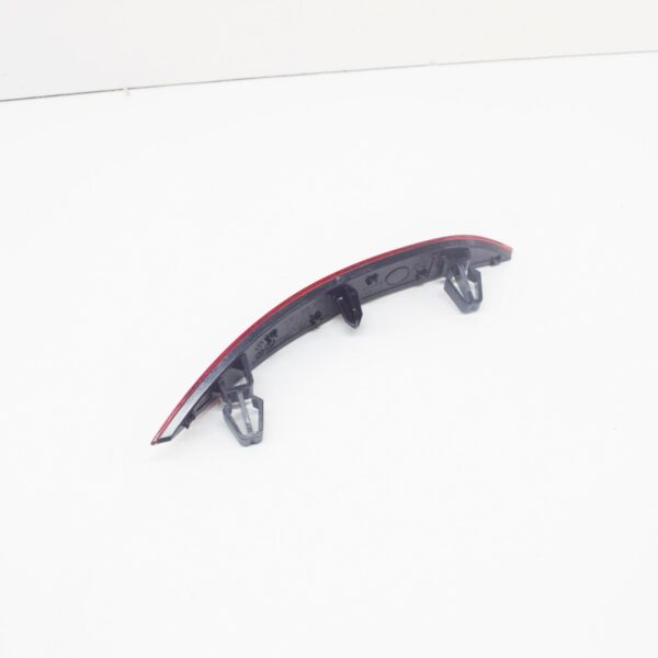NEW AUDI A3 8V REAR LEFT BUMPER REFLECTOR 8V0945105A ORIGINAL - Image 3