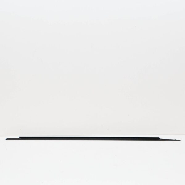 NEW MERCEDES-BENZ A W169 FRONT LEFT DOOR WINDOW SEALING RAIL A1697252765 - Image 3