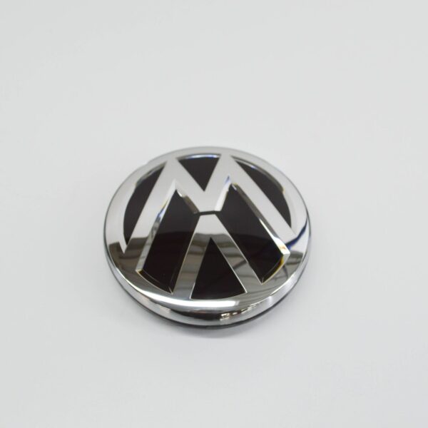NEW VW PASSAT B8 3G RADIATOR GRILLE LOGO EMBLEM 3G0853601DJZA ORIGINAL - Image 3