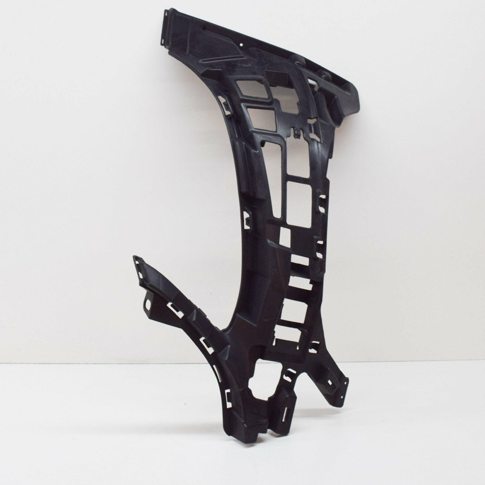 NEW MERCEDES-BENZ C-CLASS W205 FRONT BUMPER LEFT BRACKET A2058850765 ORIGINAL 3 NEW MERCEDES-BENZ C-CLASS W205 FRONT BUMPER LEFT BRACKET A2058850765 ORIGINAL - Image 3