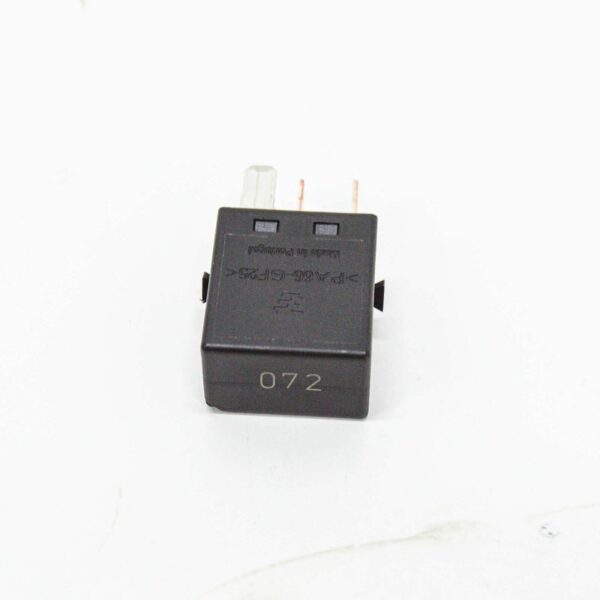 NEW MERCEDES-BENZ GLA X156 SLOT J RELAY A0025429219 ORIGINAL - Image 3