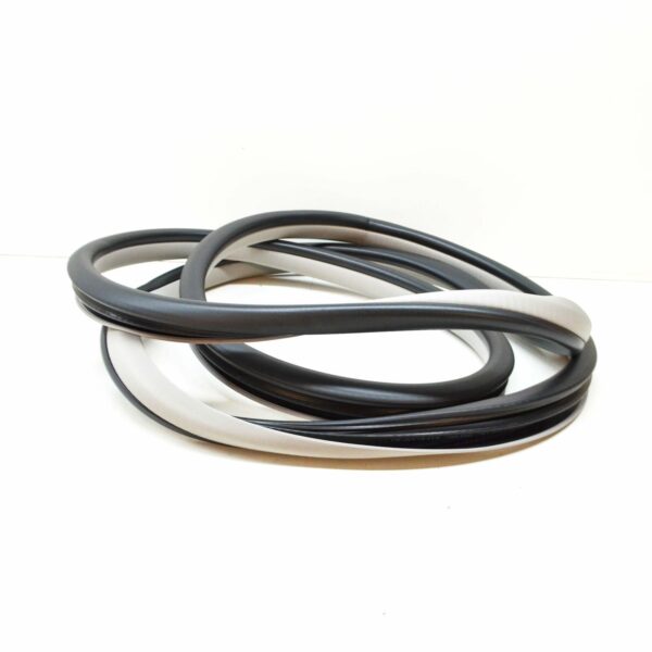 NEW MB E W212 FRONT LEFT DOOR EDGE SEAL RUBBER GUARD A21269700517L53 ORIGINAL - Image 3