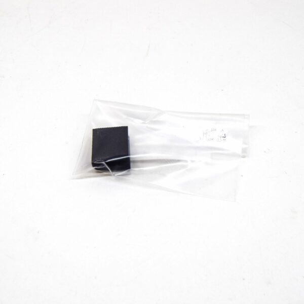 NEW MERCEDES-BENZ E W210 RADIATOR RUBBER MOUNTING A2025041112 ORIGINAL - Image 3