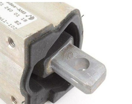 NEW MERCEDES-BENZ CLK C209 REAR ENGINE MOUNT A1712400118 ORIGINAL 3 NEW MERCEDES-BENZ CLK C209 REAR ENGINE MOUNT A1712400118 ORIGINAL - Image 3