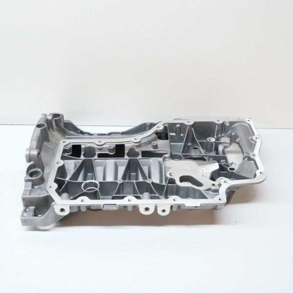 NEW AUDI A4 AVANT B9 UPPER ENGINE OIL SUMP 06L103603AT ORIGINAL - Image 3
