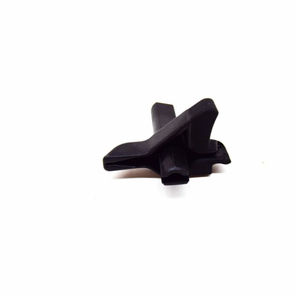 NEW MB ML W164 LUGGAGE COMPARTMENT RIGHT LOCKING PIN A16481202019051 ORIGINAL - Image 3