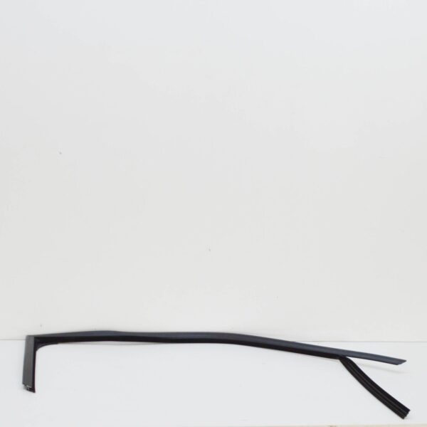 NEW AUDI A3 8P FRONT RIGHT DOOR WINDOW GUIDE 8P3837440D ORIGINAL - Image 3