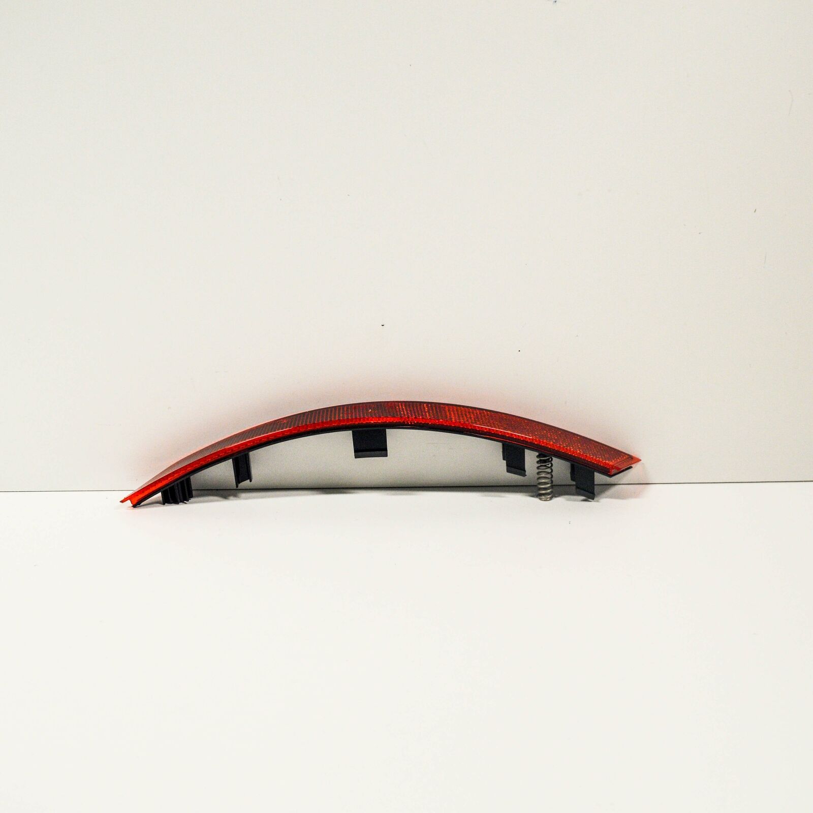 NEW AUDI A4 B9 LIGHT REFLECTOR REAR LEFT 8W0945105D 5 NEW AUDI A4 B9 LIGHT REFLECTOR REAR LEFT 8W0945105D - Image 5