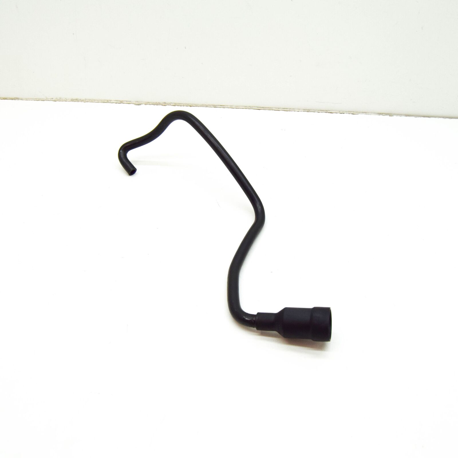 NEW AUDI A4 B8 RIGHT HEADLIGHT DRAIN TUBE 8T0941718D ORIGINAL 3 NEW AUDI A4 B8 RIGHT HEADLIGHT DRAIN TUBE 8T0941718D ORIGINAL - Image 3