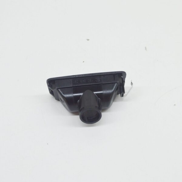 NEW VOLKSWAGEN E-UP REAR BUMPER NUMBER LICENSE PLATE LIGHT 1S0943021 ORIGINAL - Image 3