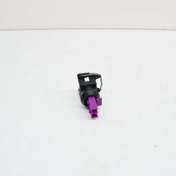 NEW AUDI A4 B7 2 PIN FLAT CONTACT HOUSING WITH GASKET 443906232 ORIGINAL - Image 3
