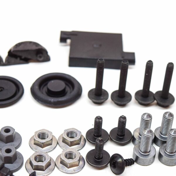 NEW AUDI A3 CABRIO 8V FRONT BONNET HOOD PANEL HARDWARE KIT 8V0098615 - Image 5