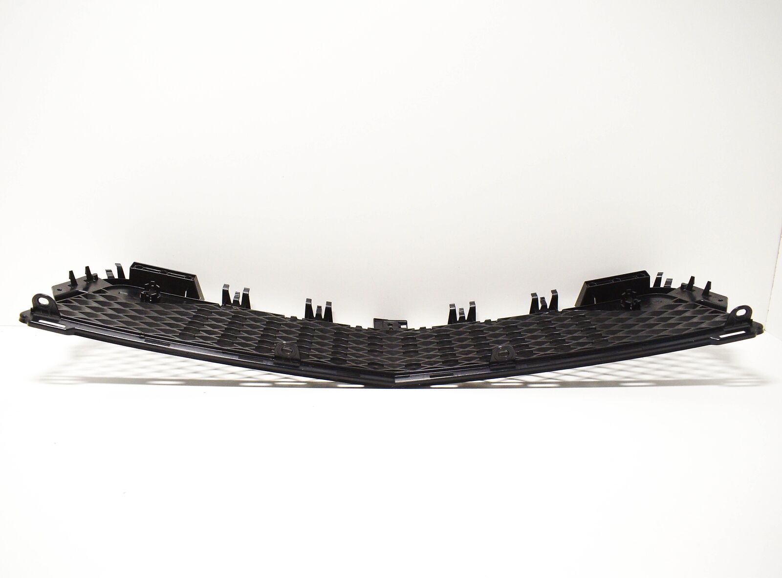 NEW MERCEDES-BENZ C-CLASS C204 C63 AMG FRONT LOWER GRILL A2048851753 ORIGINAL 3 NEW MERCEDES-BENZ C-CLASS C204 C63 AMG FRONT LOWER GRILL A2048851753 ORIGINAL - Image 3