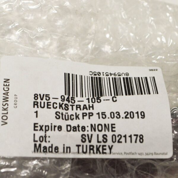 NEW AUDI A3 8V REAR BUMPER LEFT REFLECTOR 8V5945105C ORIGINAL - Image 3
