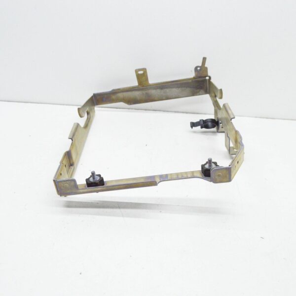 NEW MB C W205 AMG RIGHT COOLER RADIATOR MOUNT BRACKET A2055004000 ORIGINAL - Image 3