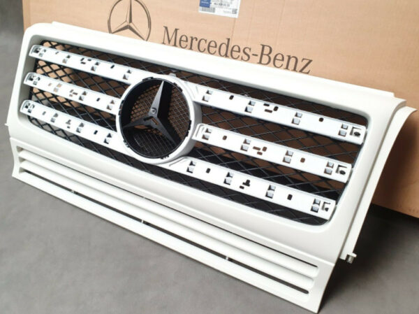 NEW MERCEDES-BENZ G W463 RADIATOR GRILLE A4638800323 ORIGINAL - Image 3