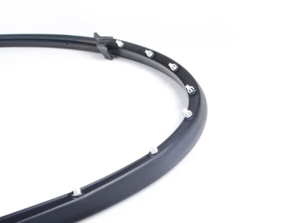NEW AUDI A4 B7 FRONT LEFT OUTER DOOR SEAL RUBBER 8E0837911M ORIGINAL - Image 3