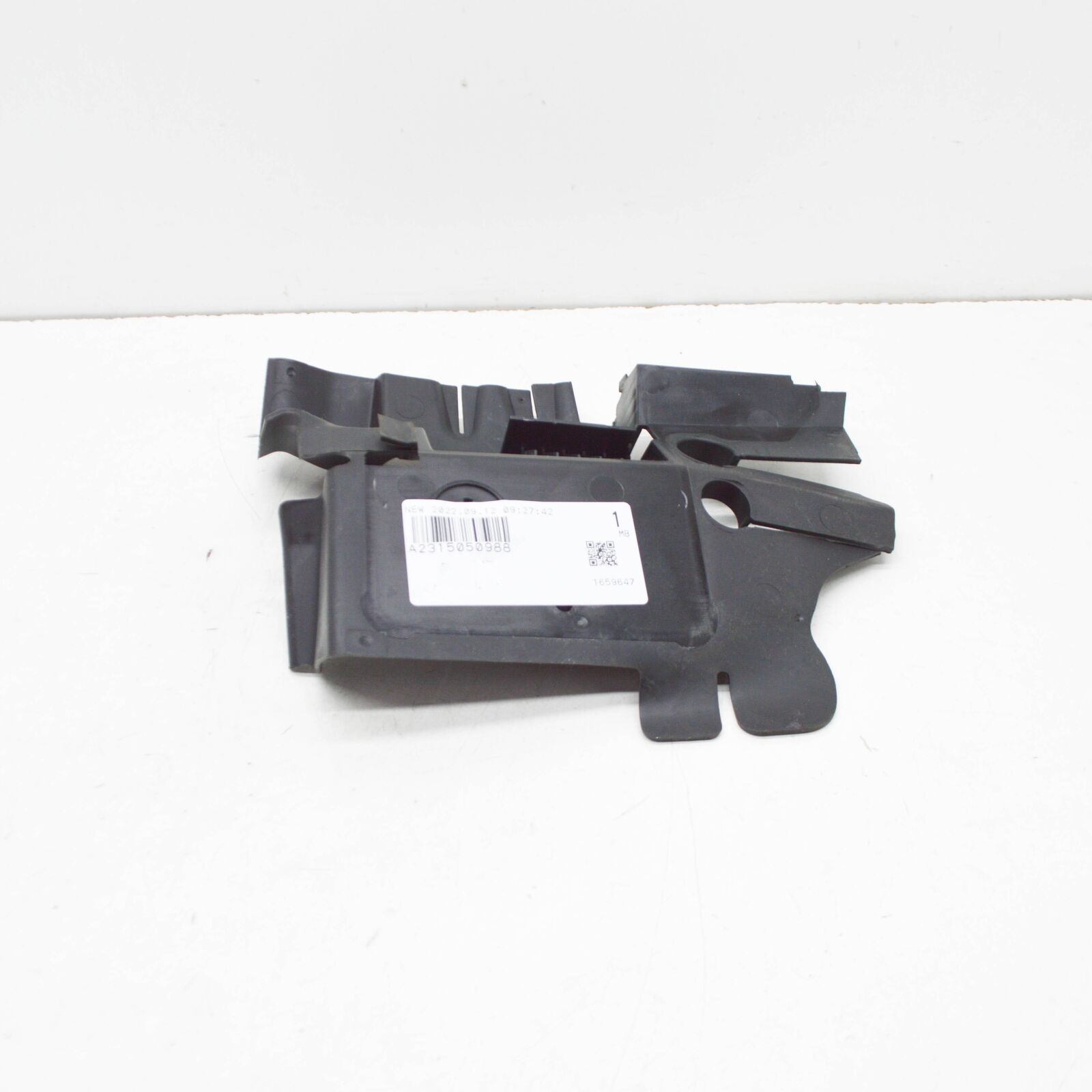 NEW MERCEDES-BENZ SL R231 RADIATOR AIR DUCT A2315050988 ORIGINAL 3 NEW MERCEDES-BENZ SL R231 RADIATOR AIR DUCT A2315050988 ORIGINAL - Image 3