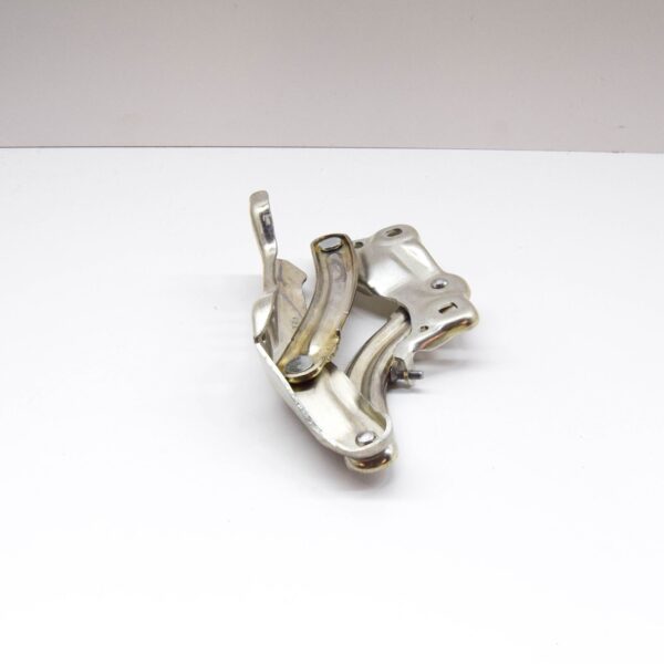 NEW SKODA ENYAQ IV FRONT LEFT BONNET HINGE 5LA823301 ORIGINAL - Image 3