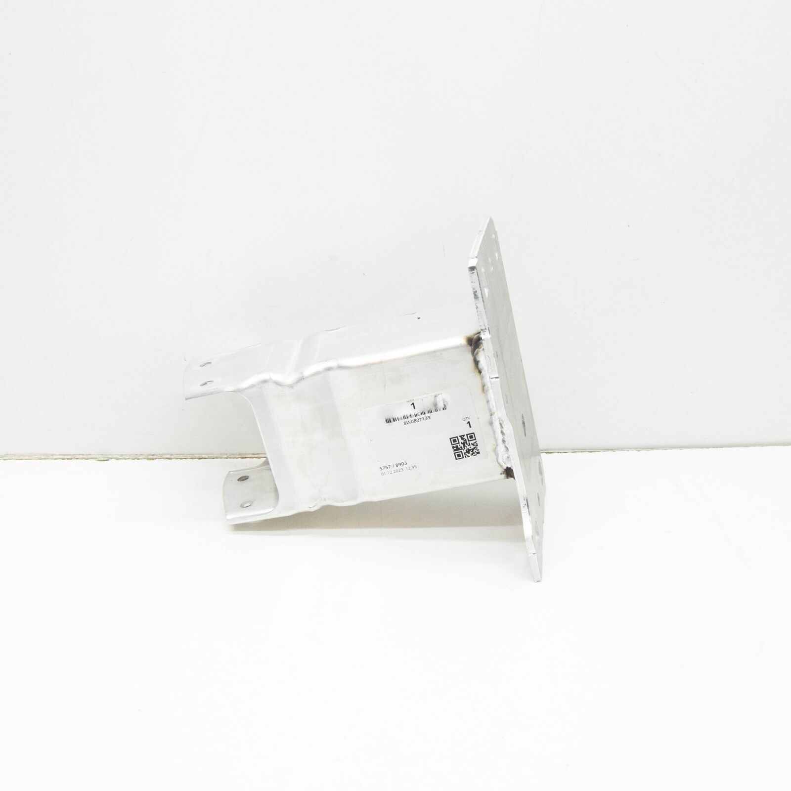 NEW AUDI A4 B9 FRONT BUMPER CARRIER LEFT SIDE BRACKET 8W0807133 ORIGINAL 3 NEW AUDI A4 B9 FRONT BUMPER CARRIER LEFT SIDE BRACKET 8W0807133 ORIGINAL - Image 3