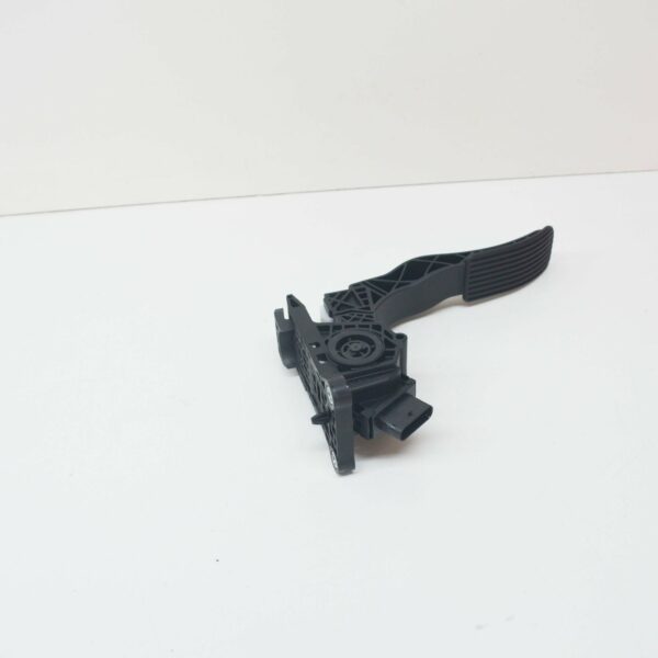 NEW MERCEDES-BENZ VITO W447 THROTTLE GAS PEDAL A9073010200 ORIGINAL - Image 3