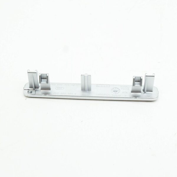 NEW AUDI A3 8V INTERIOR GLOVE BOX AUDI RINGE BADGE TRIM 8V0853191F3Q7 ORIGINAL - Image 3