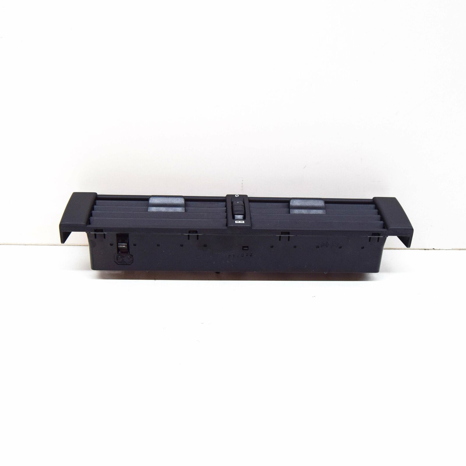 NEW MERCEDES-BENZ E W124 INSTRUMENT PANEL CENTRE NOZZLE RHD A1248300854 3 NEW MERCEDES-BENZ E W124 INSTRUMENT PANEL CENTRE NOZZLE RHD A1248300854 - Image 3